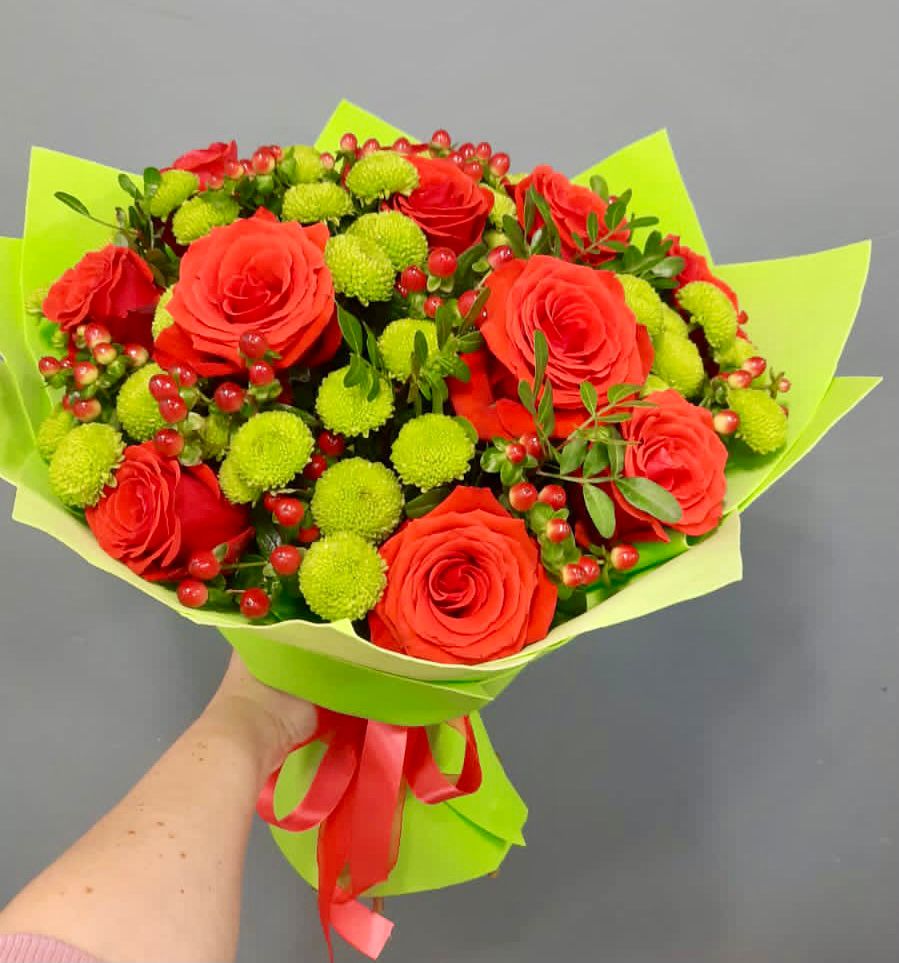 Букет цветов из: Хризантемы и Розы в Лаврово