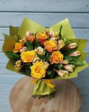Букет цветов из:  Альстромерии и Розы в Лаврово