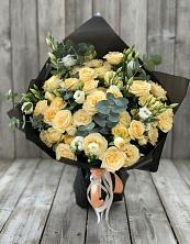 Букет цветов из:  Розы и Лизиантусы в Лаврово