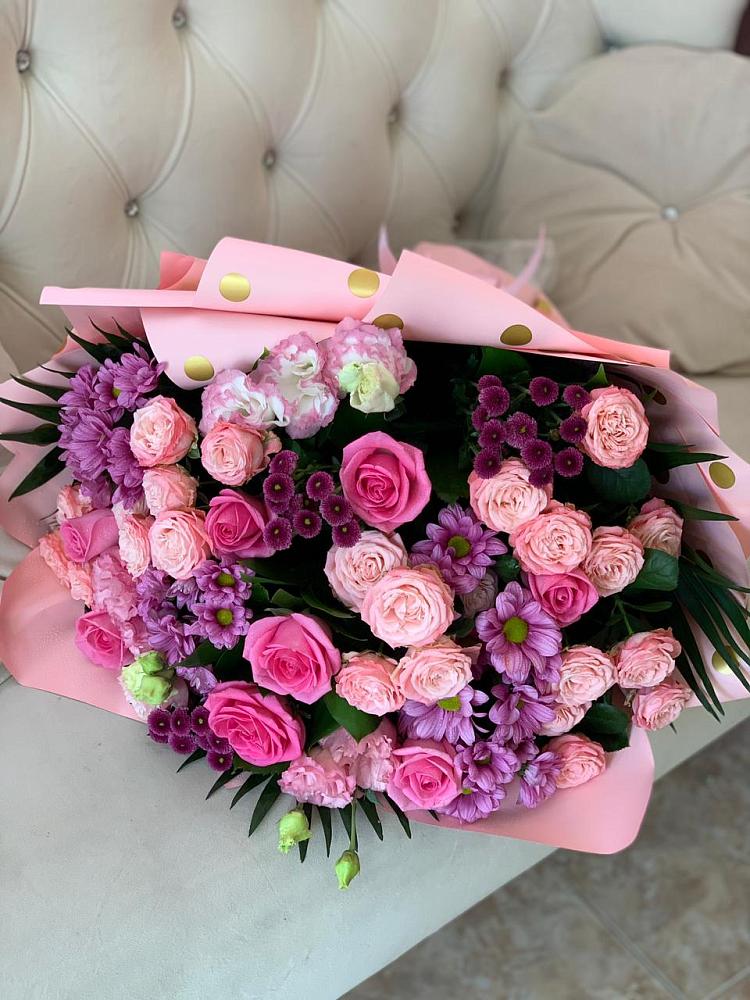 Букет цветов из: Хризантемы, Розы и Лизиантусы в Лаврово