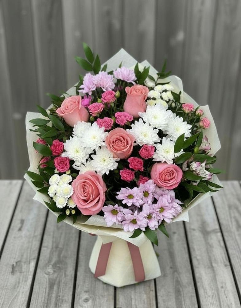 Букет цветов из: Альстромерии, Гвоздики, Розы и Хризантемы в Лаврово