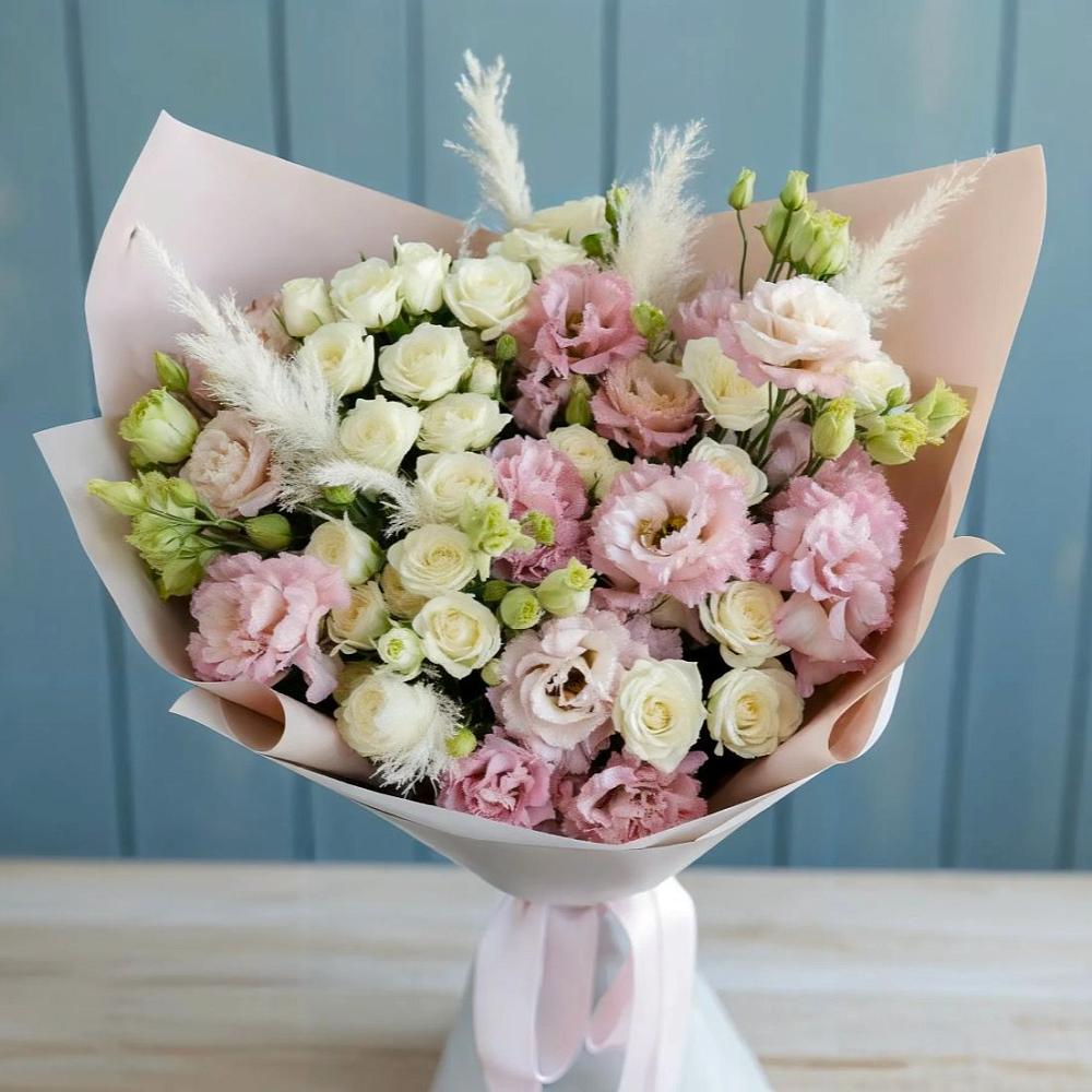 Букет цветов из: Альстромерии и Розы в Лаврово