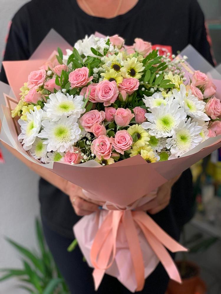 Букет цветов из: Розы и Хризантемы в Лаврово