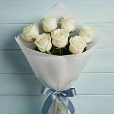Букет 7 Белых роз Эдлесс Лав в Лаврово