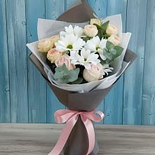 Букет цветов из:  Хризантемы и Розы в Лаврово