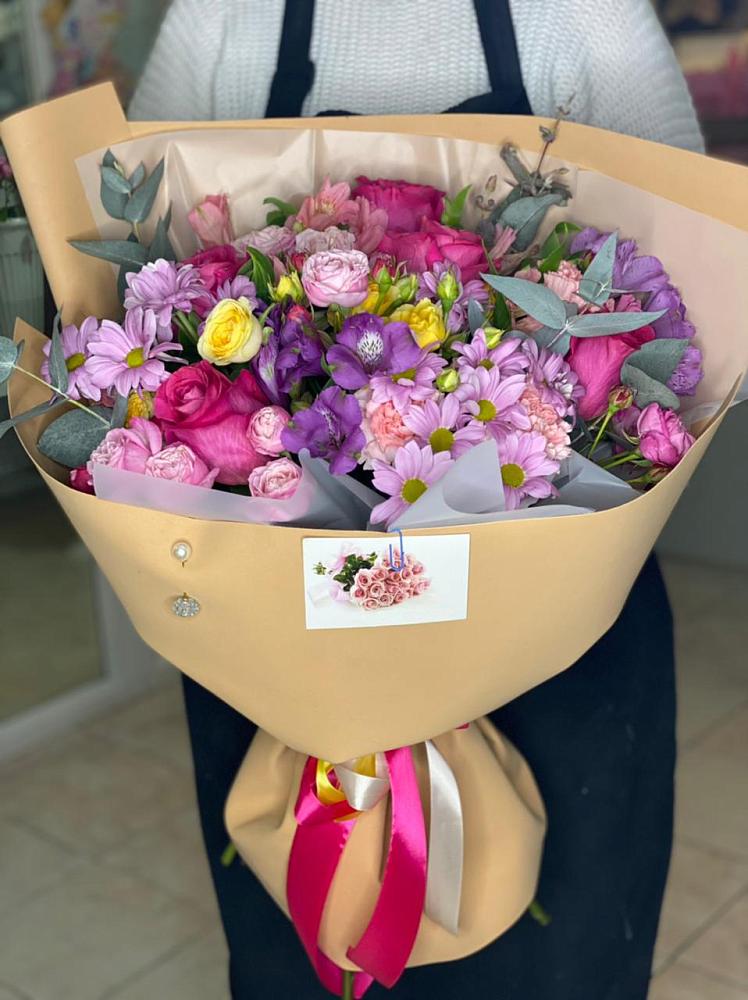 Букет цветов из: Хризантемы, Гвоздики и Альстромерии в Лаврово