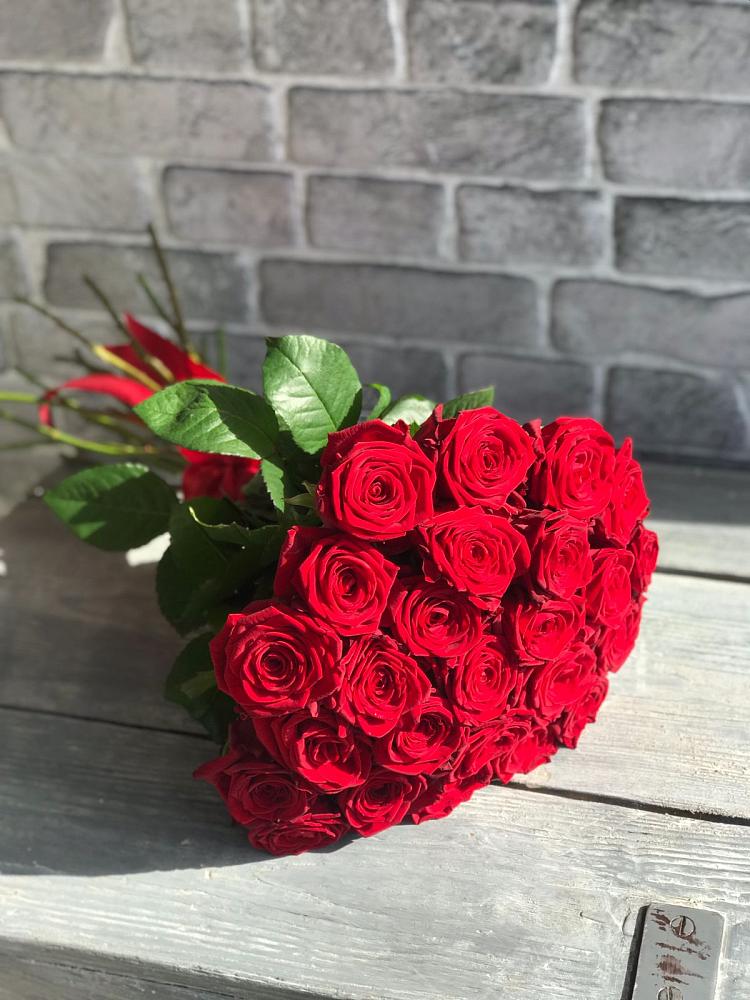 Букет Красные розы Фридом в Лаврово