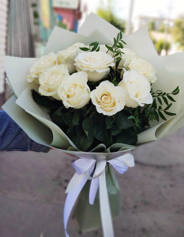 Букет Белые розы Проуд в Лаврово