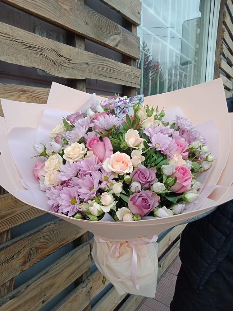 Букет цветов из: Розы и Хризантемы в Лаврово