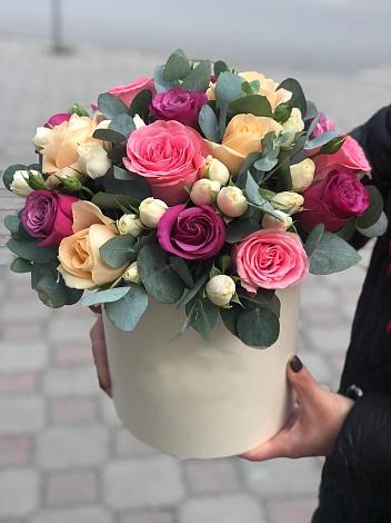 Цветочная композиция из Розы в шляпной коробке в Лаврово