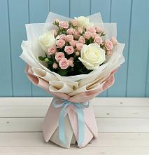 Букет цветов из:  Розы #REPLACE_PRED# Лаврово