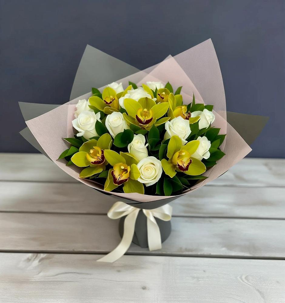 Букет цветов из: Орхидеи и Розы в Лаврово