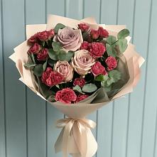 Букет цветов из:  Гвоздики и Розы в Лаврово