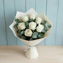 Букет Белые розы в Эвкалипте в Лаврово