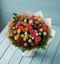 Букет Микс из разноцветных кустовых роз в Лаврово